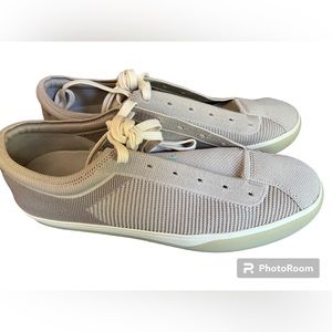 Rothy’s Lace Up Sneaker - Size 12